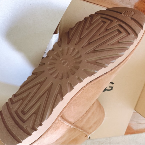 Ugg Keely Boot - Picture 6 of 8